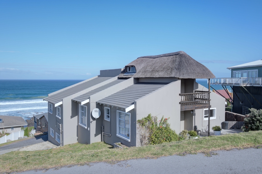4 Bedroom Property for Sale in Seaview Eastern Cape